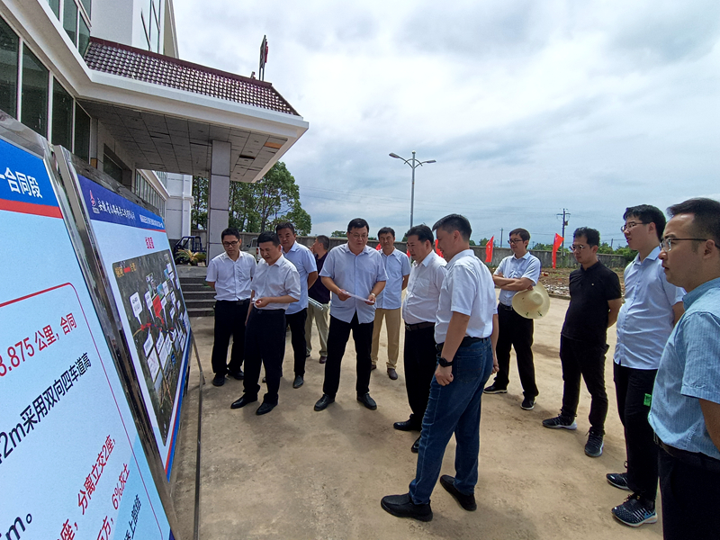 省鐵投公司副總經(jīng)理、蕪銅公路公司、皖江公司董事長(zhǎng)劉允超一行到銅商高速項(xiàng)目調(diào)研指導(dǎo)工作1