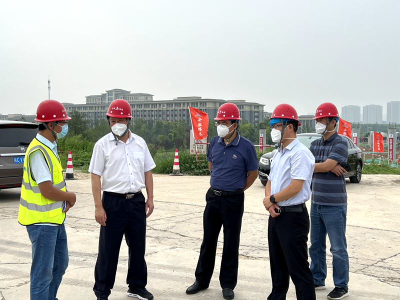 蚌埠市委常委、市委秘書長、懷遠(yuǎn)縣委書記王慶武到G206-03標(biāo)項(xiàng)目調(diào)研指導(dǎo)工作
